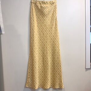NWT Francesca’s Yellow Gold Trellis Floral Pattern Silky Side Slit Maxi Skirt M